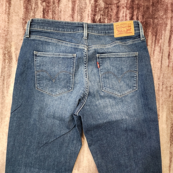 Levi's Classic Blue Women's Skinny Jeans - Picture 8 of 9